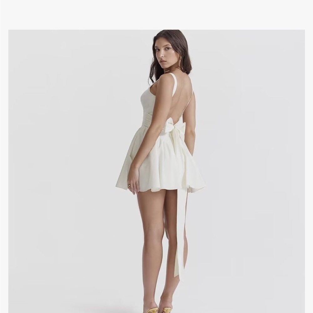 Square neck tank white mini dress backless bow fit and flare size medium NEW - Picture 6 of 11